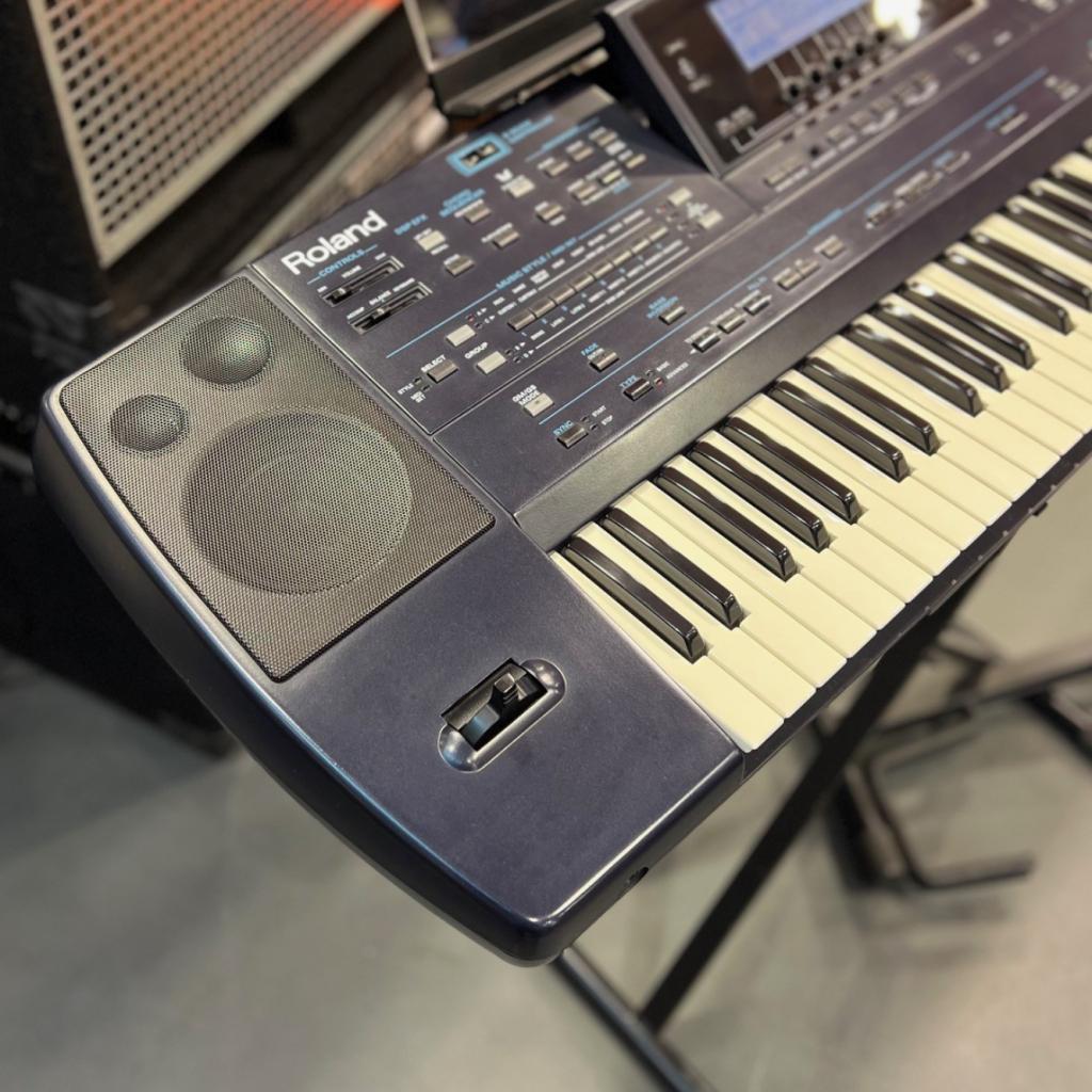 Roland EM-2000 Creative Keyboard in prima staat, Muziek en Instrumenten, Keyboards, Roland, Zo goed als nieuw, Support@roland.com