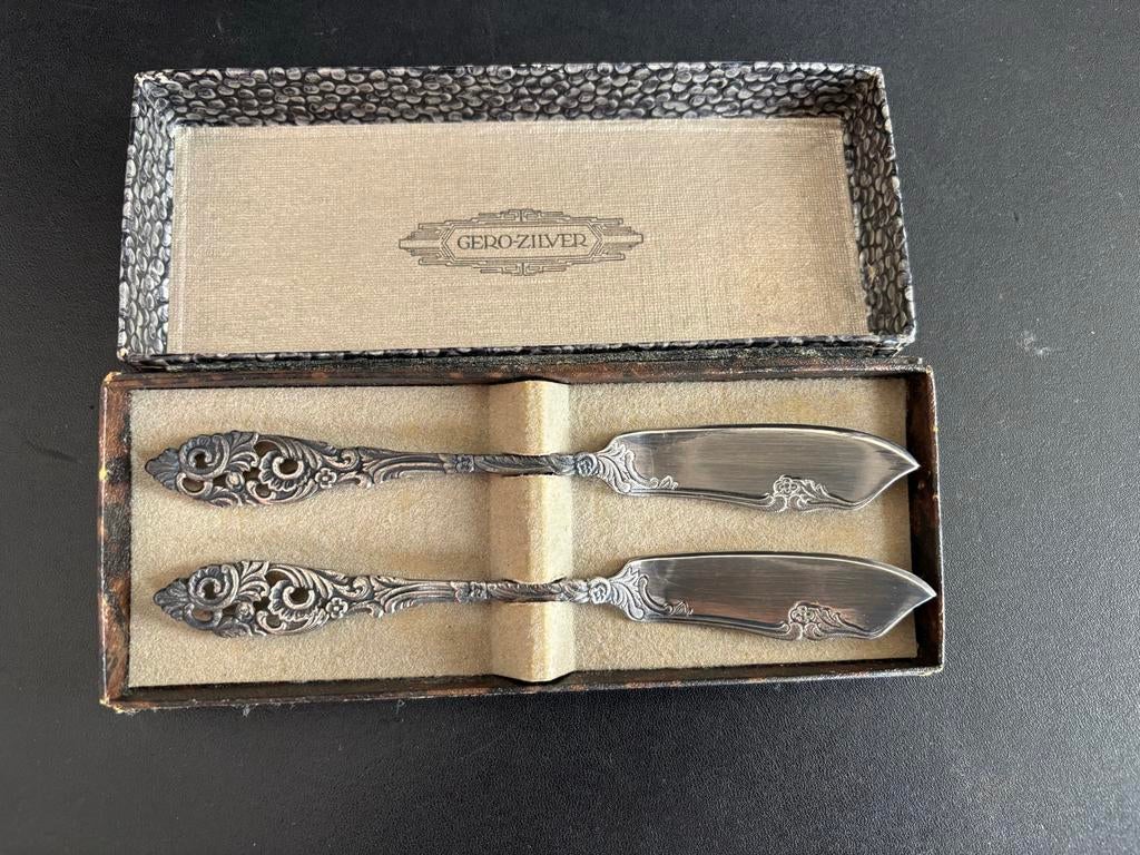 Gero-zilver botermesjes in doosje, Antiek en Kunst, Antiek | Bestek, Ophalen of Verzenden