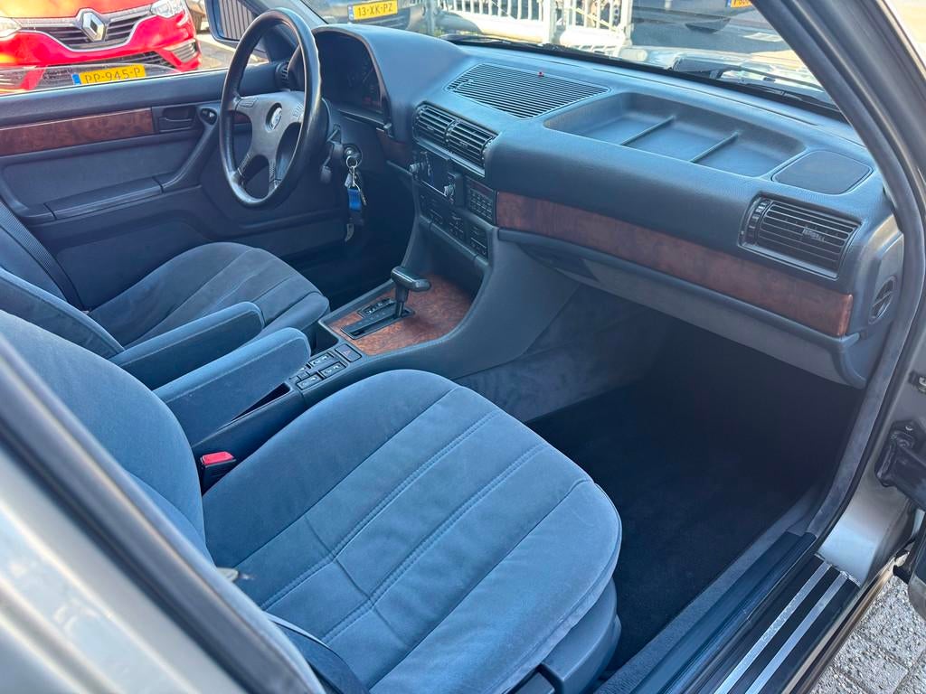 BMW 7-serie 750i V12 E32 Velours 18inch M Parallel Nette sta, Auto's, Automaat, Achterwielaandrijving, 12 cilinders, Bedrijf