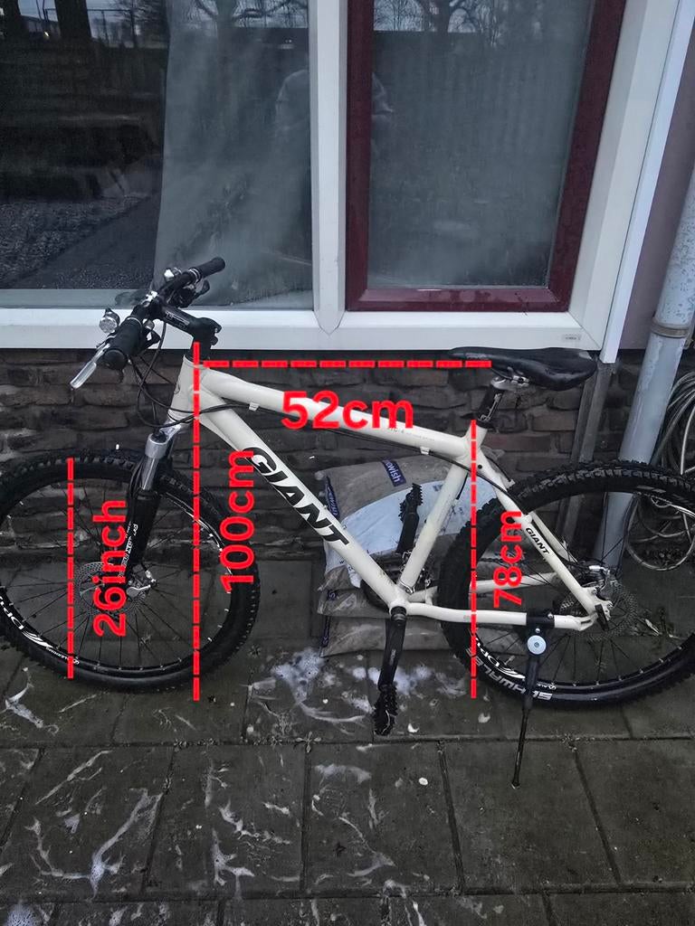 Giant mountainbike 26 inch, framemaat M, Ophalen