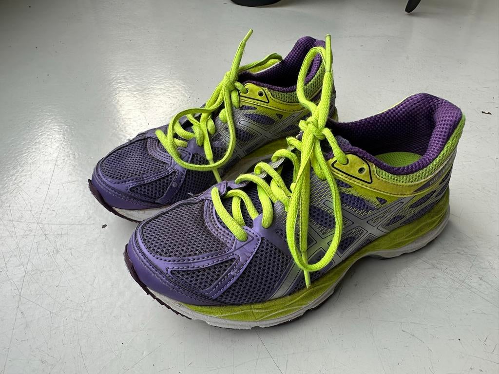 Asics Tiger Gel-Cumulus 17 hardloopschoenen maat 33, Gebruikt, Hardloopschoenen, Ophalen of Verzenden, Hardlopen