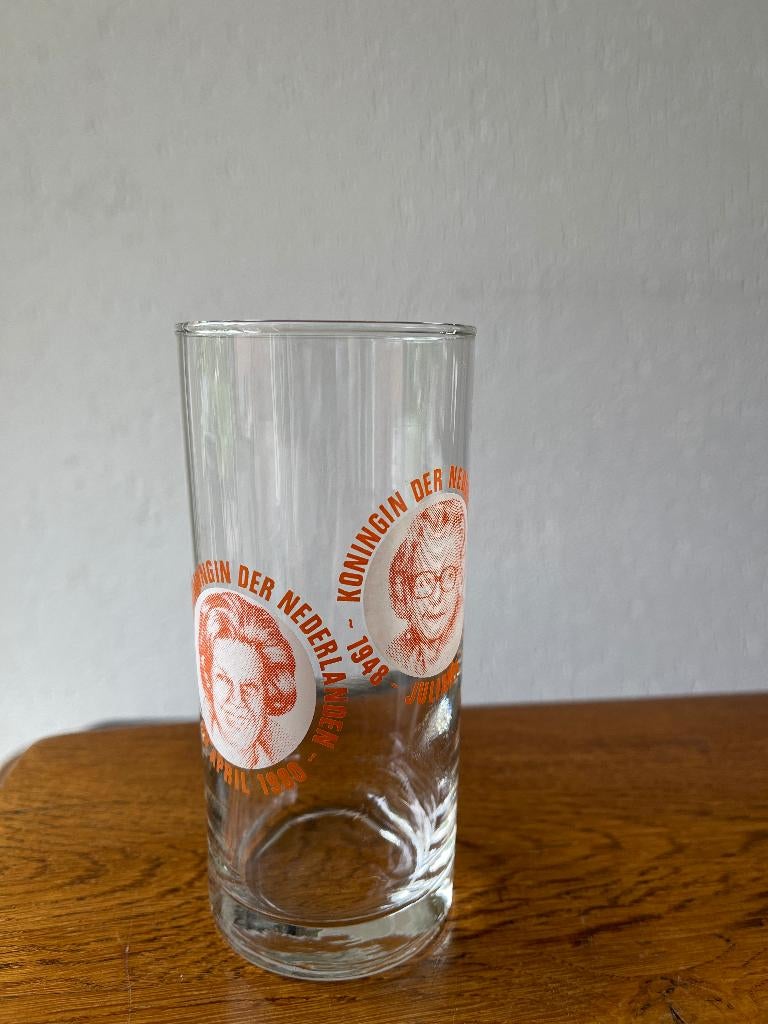 Herdenkingsglas "Koningin Juliana & Koningin Beatrix 1980", Ophalen of Verzenden, Nieuw, Kaart, Foto of Prent
