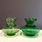 Twee vintage groene Anchor Hocking vaasjes in Smaragdgroen, Ophalen of Verzenden