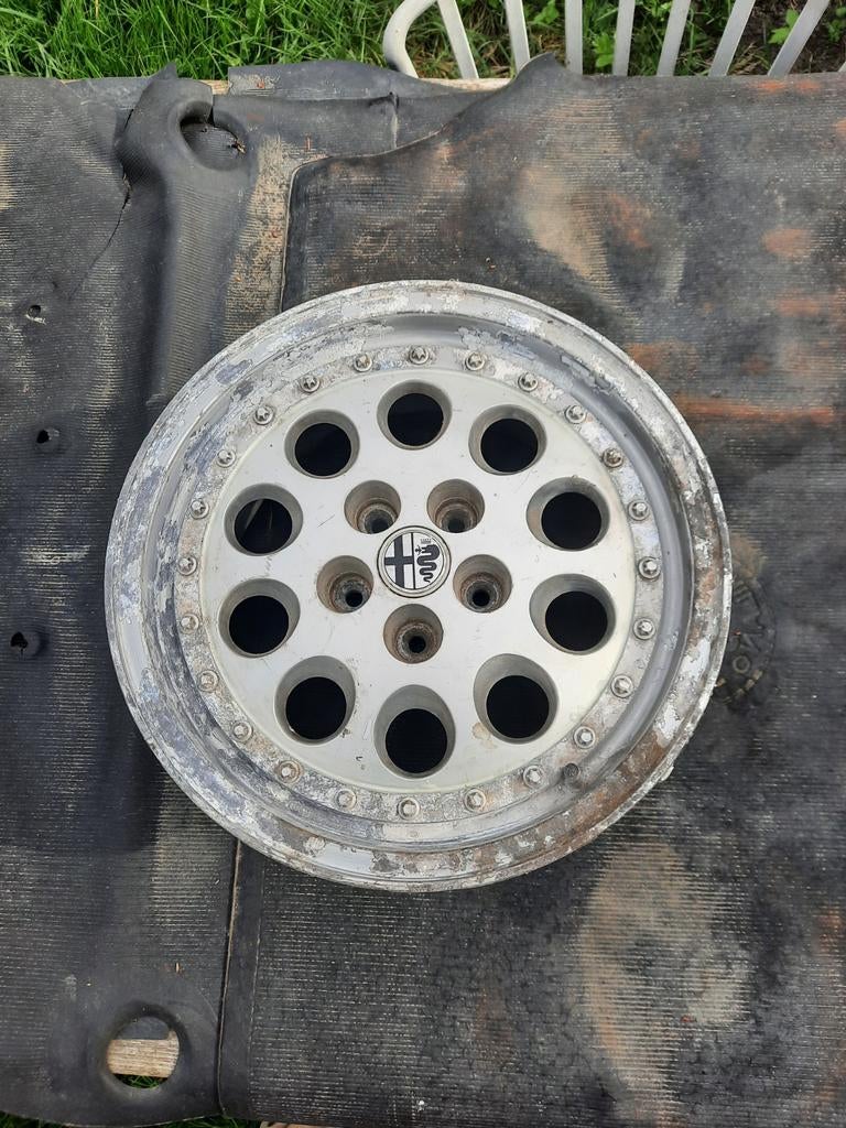 Velg Alfa Romeo voor in de mancave., Auto diversen, Ophalen of Verzenden, Gebruikt