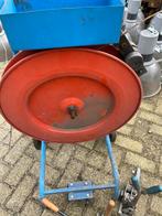 Omsnoeringsapparaat op kar met toebehoren, Ophalen