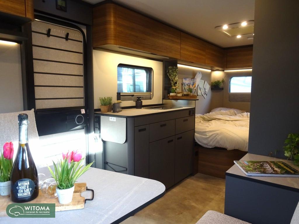 Eriba Novaline 485 Rondzit, hoge koelkast, Caravans en Kamperen, Caravans, Rondzit, Bedrijf, Overige typen, Schokbreker