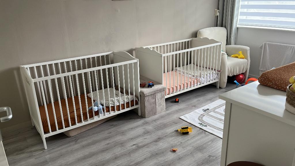Baby ledikantjes, Kinderen en Baby's, Kinderkamer | Bedden, Ophalen, Zo goed als nieuw, Minder dan 140 cm, Minder dan 70 cm