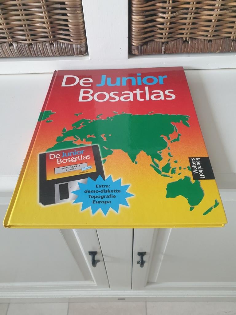 De junior bosatlas, Boeken, Gelezen, Bosatlas, 2000 tot heden, Ophalen of Verzenden