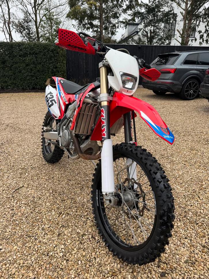 Honda CRF450R - Enduro - kenteken, Motoren, Motoren | Honda, Particulier, Crossmotor, meer dan 35 kW, 1 cilinder, Minimaal motorrijbewijs A2