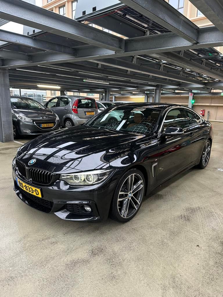 BMW 4-Serie 1.5 418I Coupe AUT 2017 Zwart -Dealeronderhouden, Auto's, Automaat, 4 stoelen, Zwart, Particulier