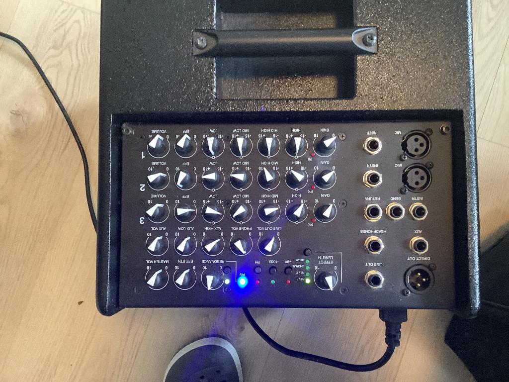 Acus 8 One forstrings  Gitaar versterker, Muziek en Instrumenten, Versterkers | Bas en Gitaar, Ophalen, Zo goed als nieuw, Gitaar