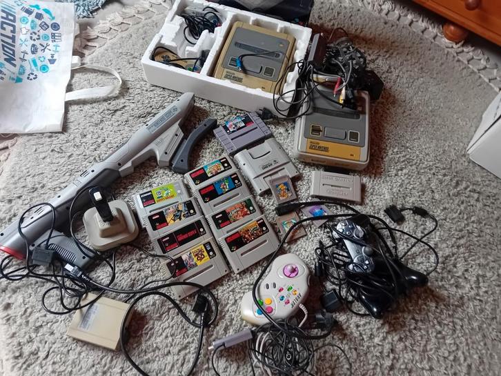 Nintendo Zoldervondst: Diverse Spelcomputers & Spellen, Spelcomputers en Games, Spelcomputers | Nintendo Super NES, Gebruikt, Met 2 controllers