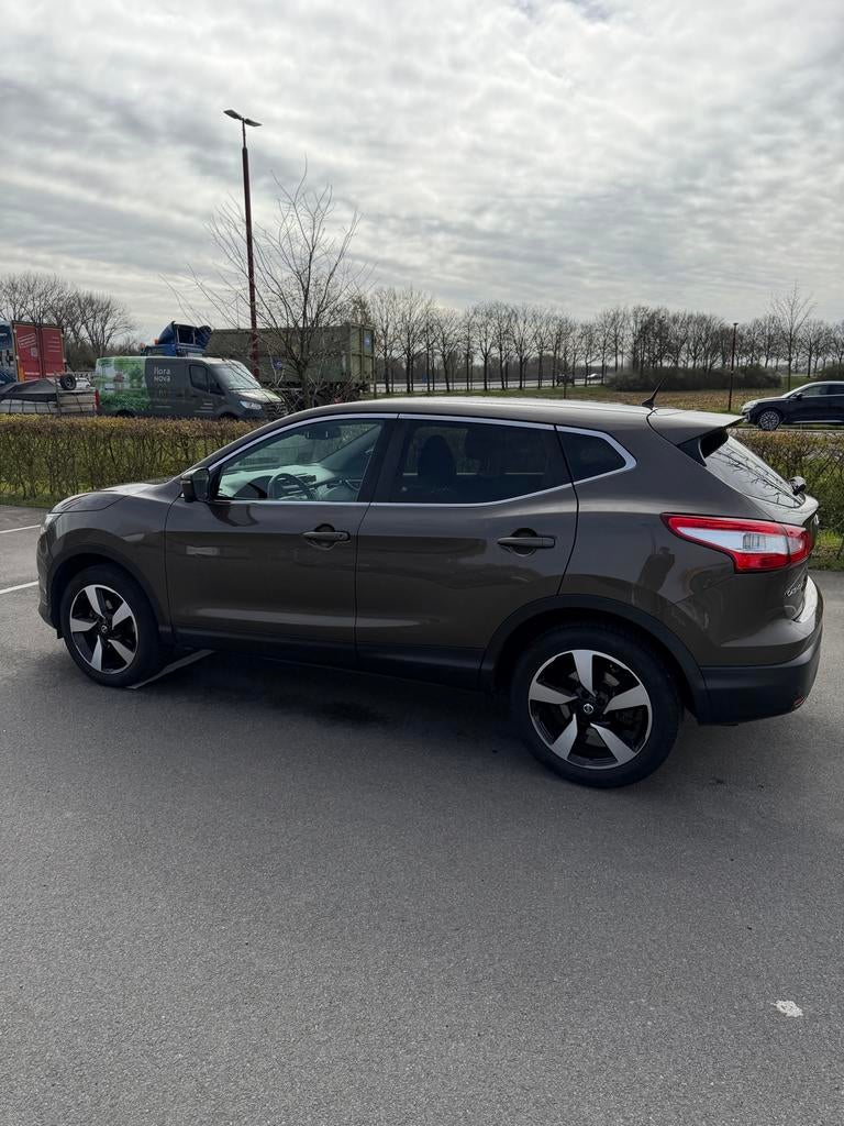 Nissan Qashqai 1.2 Dig-t 85KW 2WD 2017 Bruin, Auto's, Voorwielaandrijving, 4 cilinders, Bruin, 1200 kg