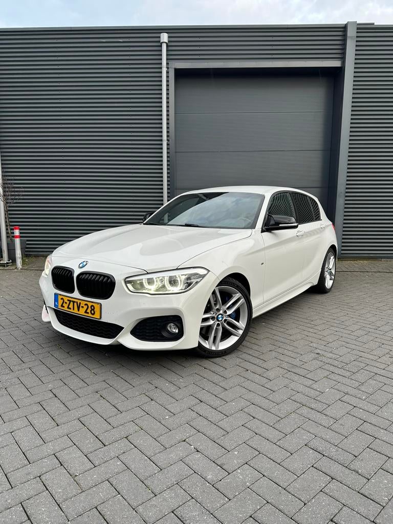 BMW 1-Serie 116I LCI | M pakket | ORG NL | APK 2027, Auto's, 1-Serie, Achterwielaandrijving, 1280 kg, Zwart