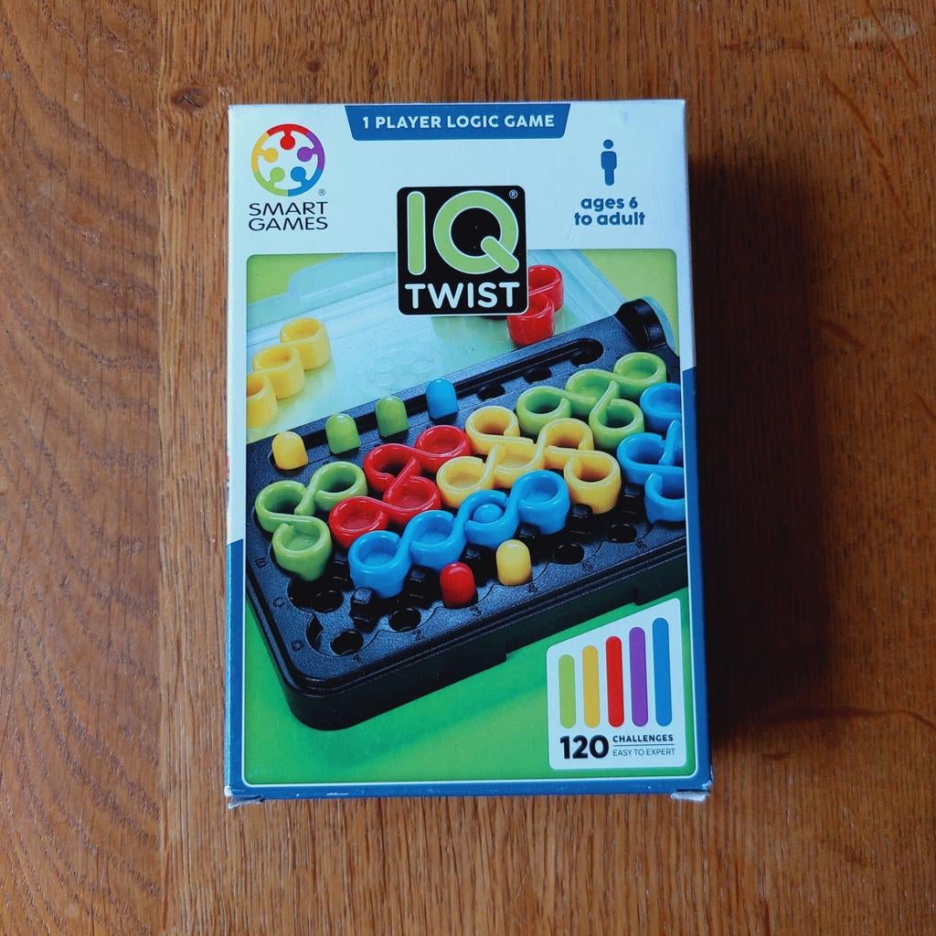 SmartGames IQ Twist: Compact Puzzelspel met 120 Uitdagingen, Ophalen of Verzenden, Minder dan 500 stukjes, Zo goed als nieuw, Overige typen