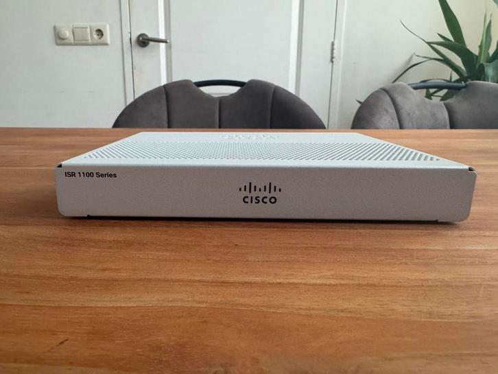 Cisco ISR 1101-4P (Nieuw), Computers en Software, Netwerk switches, Nieuw, Ophalen of Verzenden