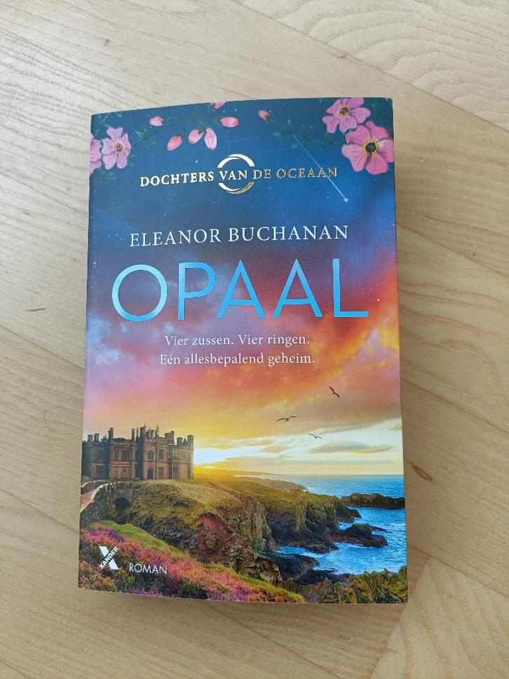 Opaal - Eleanor Buchanan - deel 1 Dochters van de Oceaan, Boeken, Romans, Zo goed als nieuw, Nederland, Ophalen of Verzenden