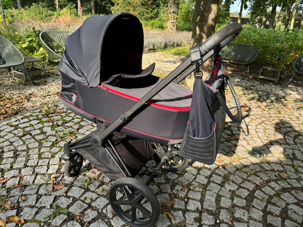 Cybex Priam Scuderia Ferrari Platinum Victory Black, Zo goed als nieuw, Verstelbare duwstang, Ophalen, Kinderwagen