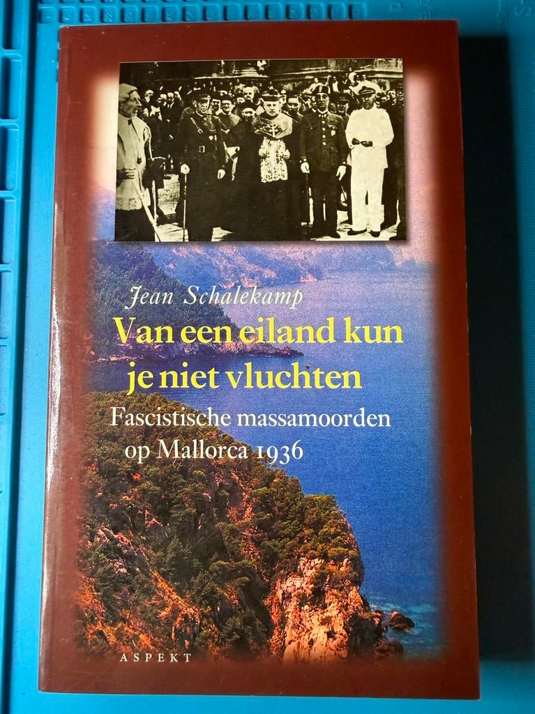 Van een eiland kun je niet vluchten - Jean Schalekamp, Ophalen of Verzenden, 20e eeuw of later, Gelezen