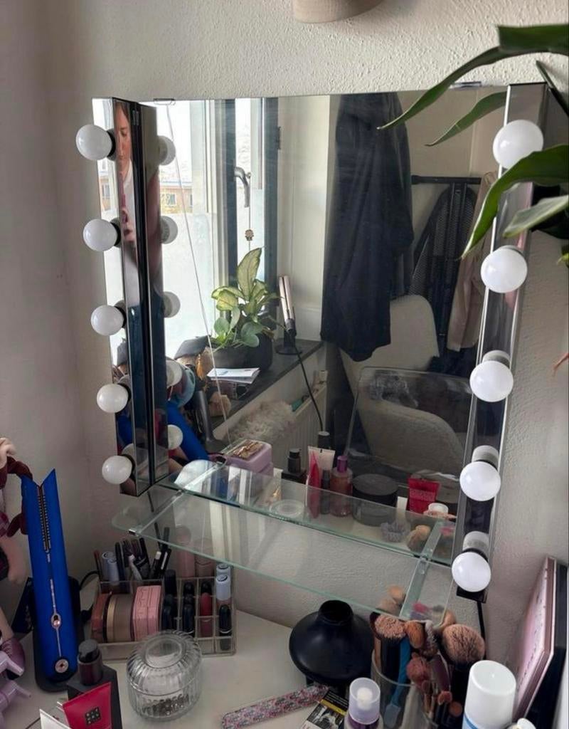 Make-up spiegel met verlichting musik ikea, Gebruikt, 100 tot 150 cm, Ophalen of Verzenden, Rechthoekig