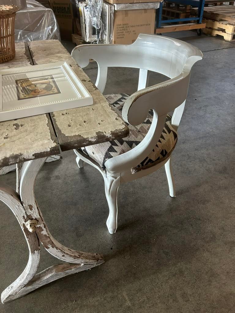 Brocante antieke Franse houten fauteuil stoel kelim stof, Antiek en Kunst, Curiosa en Brocante, Ophalen