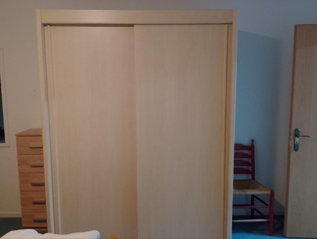 Note hang/legkast met dubbele schuifdeur - Zeer goede staat, Huis en Inrichting, Kasten | Kledingkasten, Ophalen, Met deur(en)