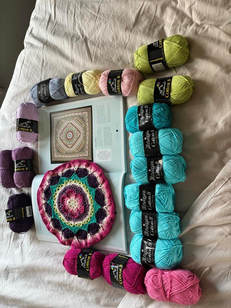 Sophie's Universe haakpakket met boek en garen, Ophalen of Verzenden, Gebruikt, Haken, Patroon of Boek
