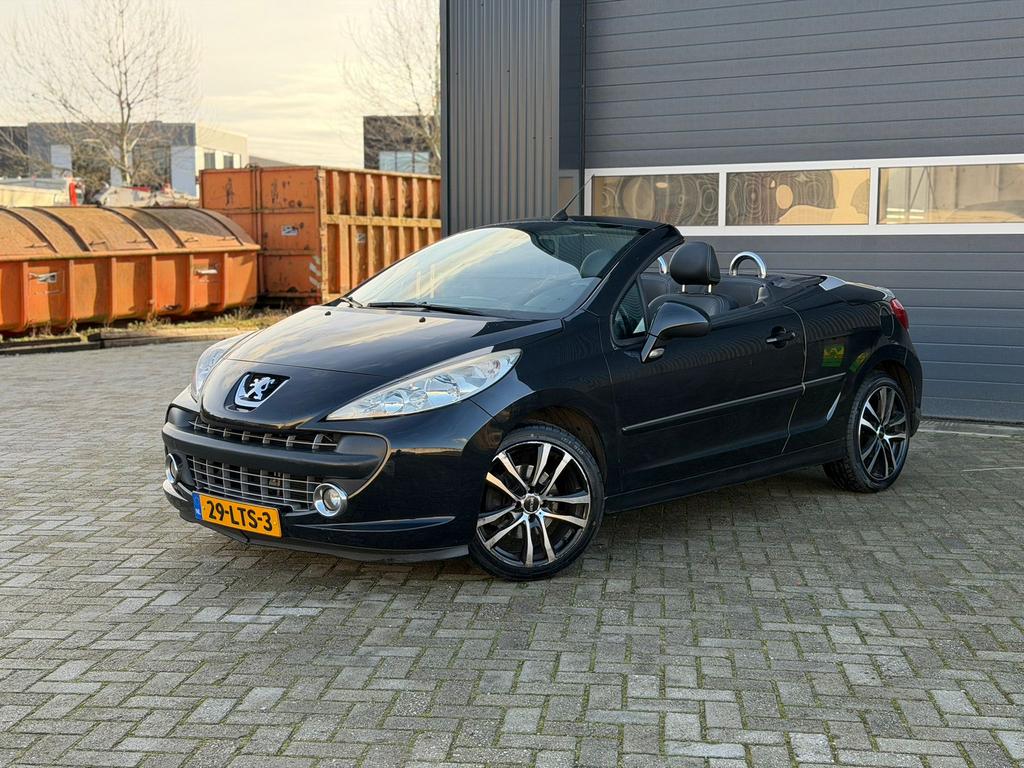 Peugeot 207 1.6 16V CC 88KW 2010 Zwart Nieuwe Apk Nap Airco, Auto's, Voorwielaandrijving, 15 km/l, Zwart, 4 cilinders