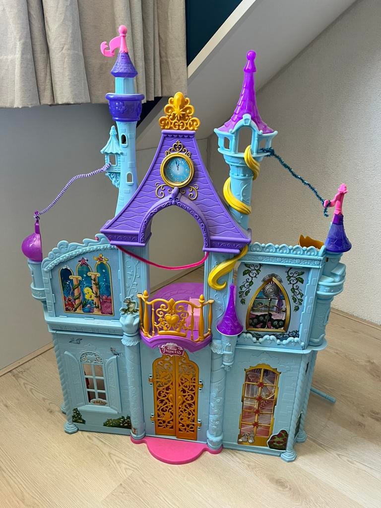 Disney barbie prinsessenkasteel, Ophalen, Zo goed als nieuw, Toebehoren