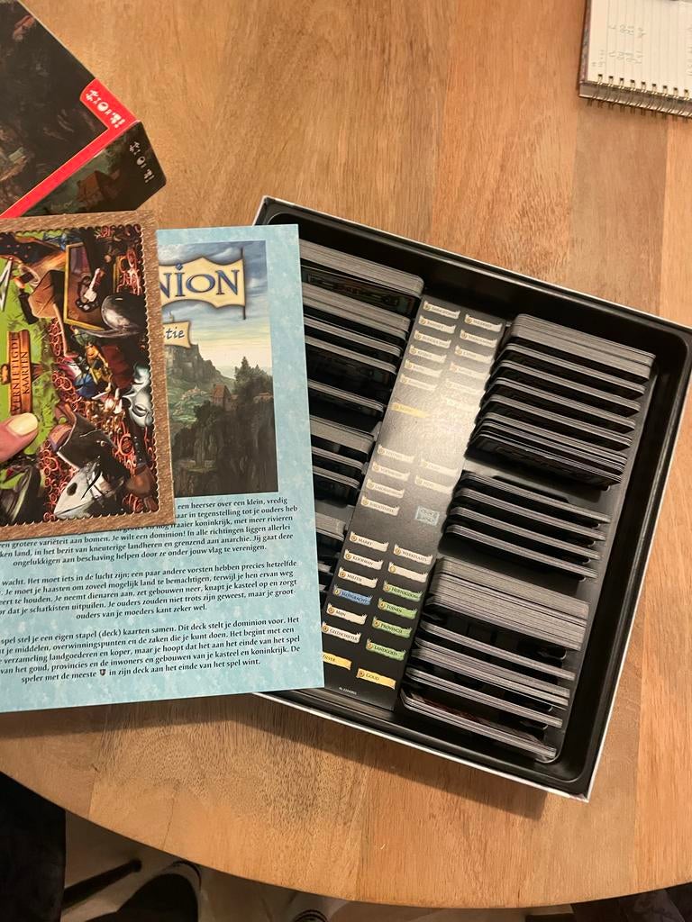 Dominion Tweede editie bordspel, Drie of vier spelers, Ophalen of Verzenden, Zo goed als nieuw