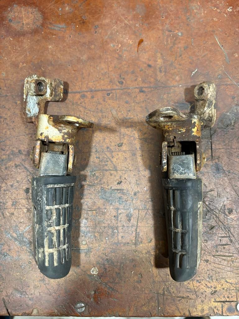 Voetsteunen bestuurder en bijrijder Honda NX250 - Gebruikt, Motoren, Onderdelen | Honda, Ophalen of Verzenden, Gebruikt