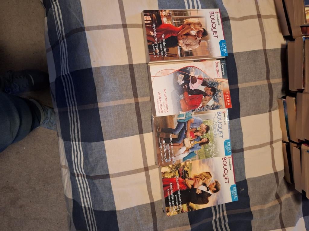 Harlequin Bouquet Romans - 4-delige set, Boeken, Ophalen of Verzenden, Gelezen, Diverse auteurs, Nederland