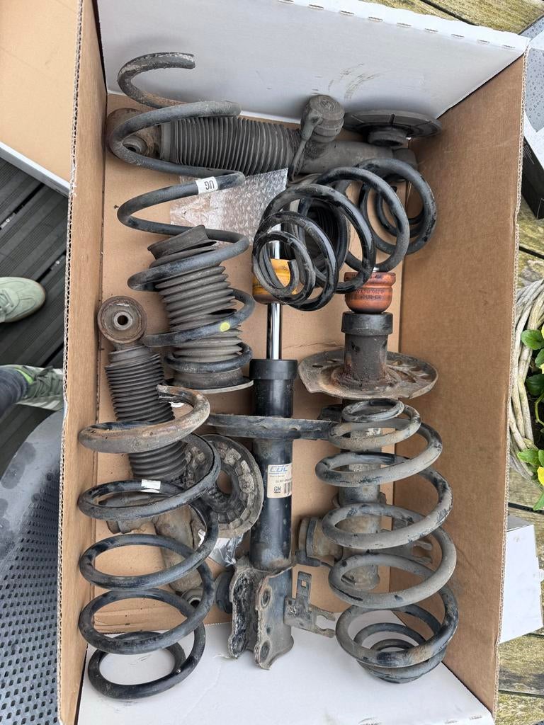 Opel Vectra OPC Station IDS Schokbrekers met veren, Ophalen of Verzenden, Gebruikt, Opel