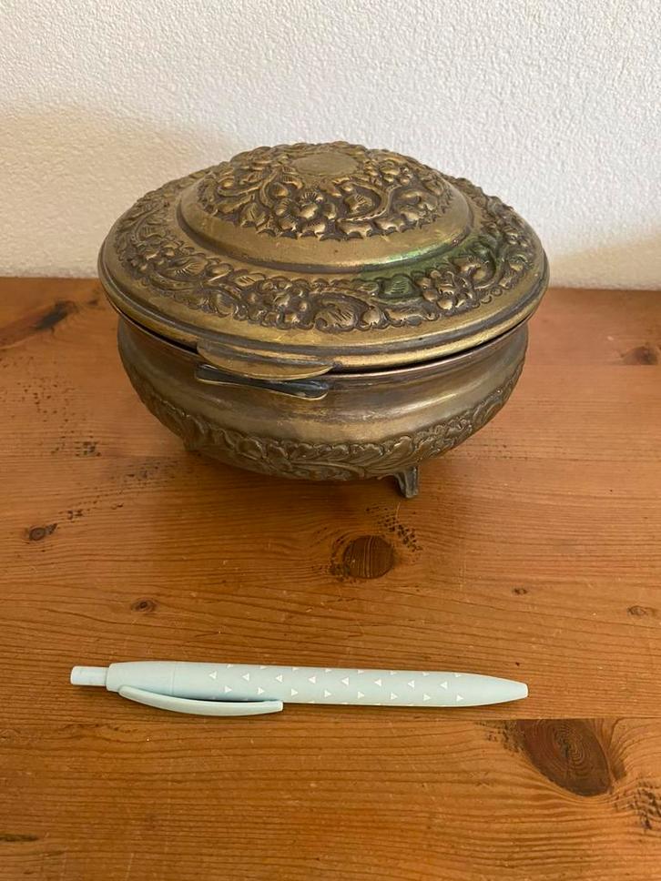 Oud messing ( juwelen) opbergdoosje, Antiek en Kunst, Antiek | Koper en Brons, Koper, Ophalen of Verzenden