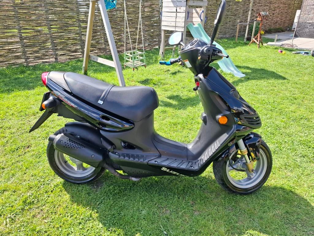 Zeer nette Suzuki Katana AY50W scooter