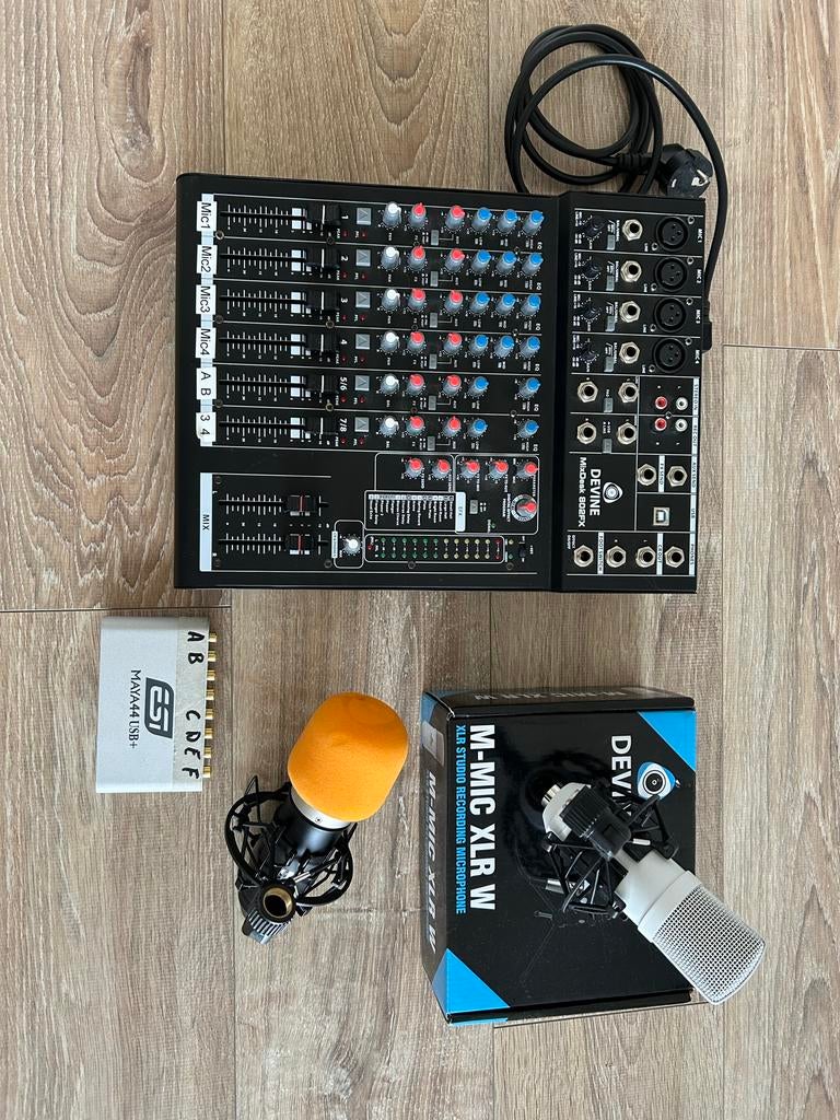 Mengpaneel Devine MixDesk 802FX met 2 microfoons, Ophalen, Gebruikt, 5 tot 10 kanalen, Microfooningang