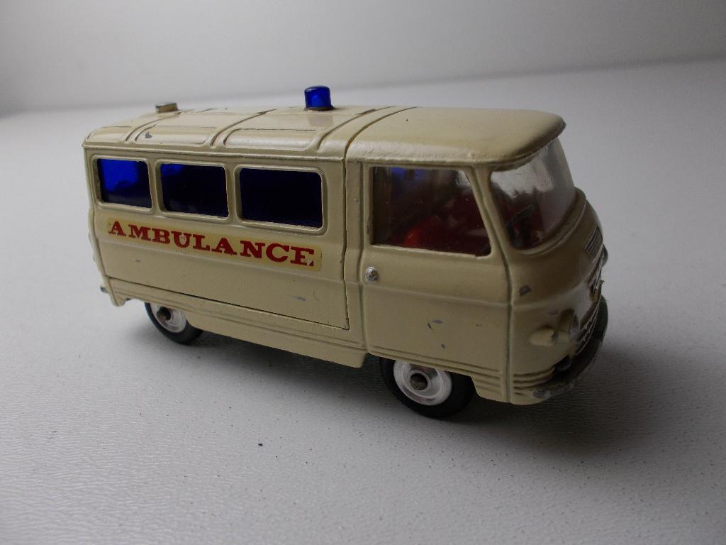 1964 Corgi Toys 463 COMMER 3/4 TON AMBULANCE I.g.st. (-A-)