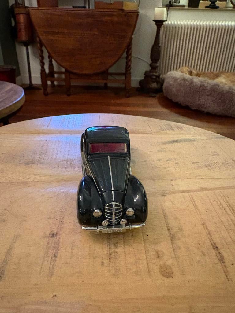 Donkerblauwe delahaye met rood interieur, Ophalen of Verzenden, Gebruikt, Auto, Dinky Toys