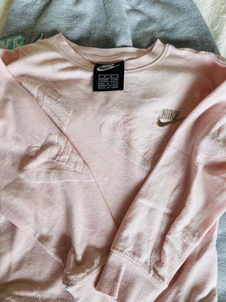 Nike sport setje voor kinderen maat 110-116, Kinderen en Baby's, Kinderkleding | Maat 110, Ophalen of Verzenden, Zo goed als nieuw