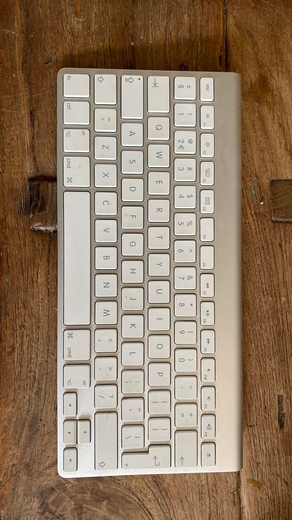 Imac keyboard draadloos, Computers en Software, Toetsenborden, Ophalen of Verzenden, Zo goed als nieuw
