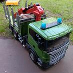 Bruder Scania Houttransportwagen met Kraan en Houtblokken, Ophalen of Verzenden, Gebruikt
