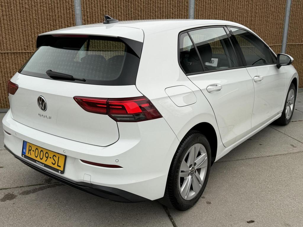 Volkswagen Golf 1.0 TSI Life Business Stoel- en stuurverwarm, Auto's, Volkswagen, Voorwielaandrijving, Gebruikt, Euro 6, 620 kg