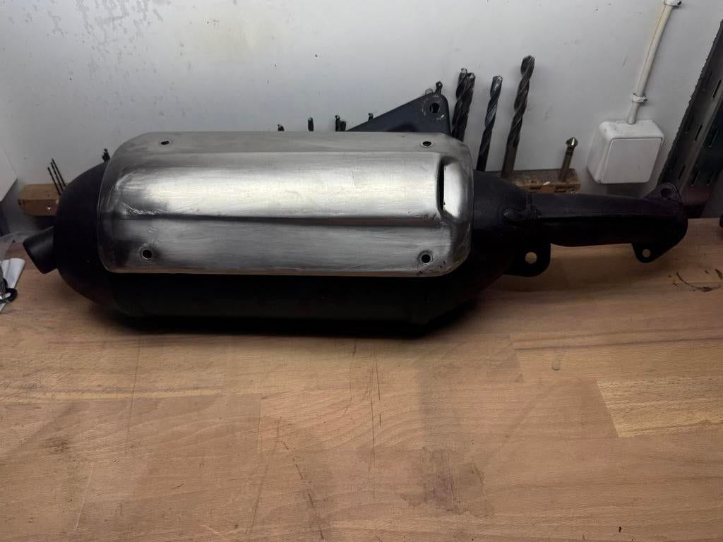 Aprilia B-1096 “SM-06” SR125 uitlaat met hitteschild, Motoren, Ophalen of Verzenden
