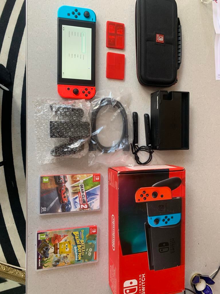 Nintendo Switch V2 met accessoires en Gear Club Unlimited 2, Spelcomputers en Games, Games | Nintendo Switch, Gebruikt, Racen en Vliegen