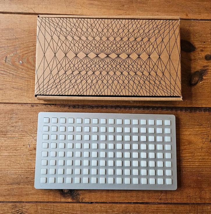 Monome 128 Grid - MIDI Controller voor Creatieve Muziek, Muziek en Instrumenten, Midi-apparatuur, Zo goed als nieuw, Ophalen of Verzenden