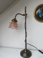 Antieke tafellamp met roze glazen kap,, Antiek en Kunst, Ophalen of Verzenden