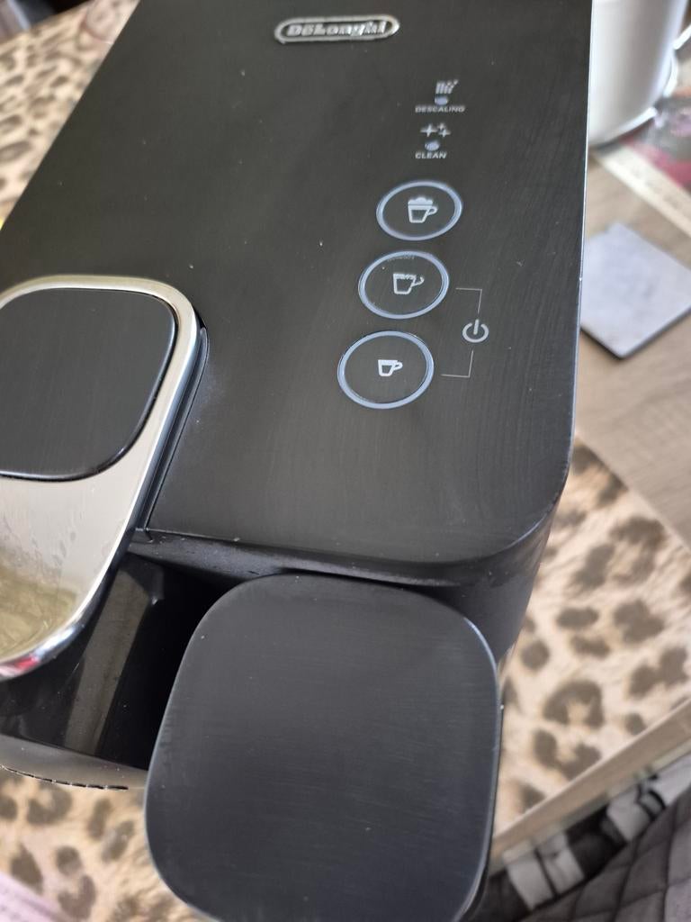 Koffie machine Nespersso Lattissima One, Koffiemachine, Ophalen of Verzenden, Zo goed als nieuw, Koffiepads en cups