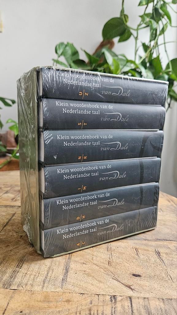 Van Dale klein woordenboek Nederlands, Boeken, Woordenboeken, Verzenden, Zo goed als nieuw, Van Dale, Nederlands