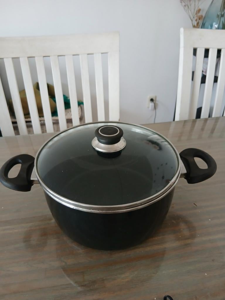 Zwarte kookpan met glazen deksel, Ophalen of Verzenden, Gebruikt, Overige materialen, Kookpan of Snelkookpan