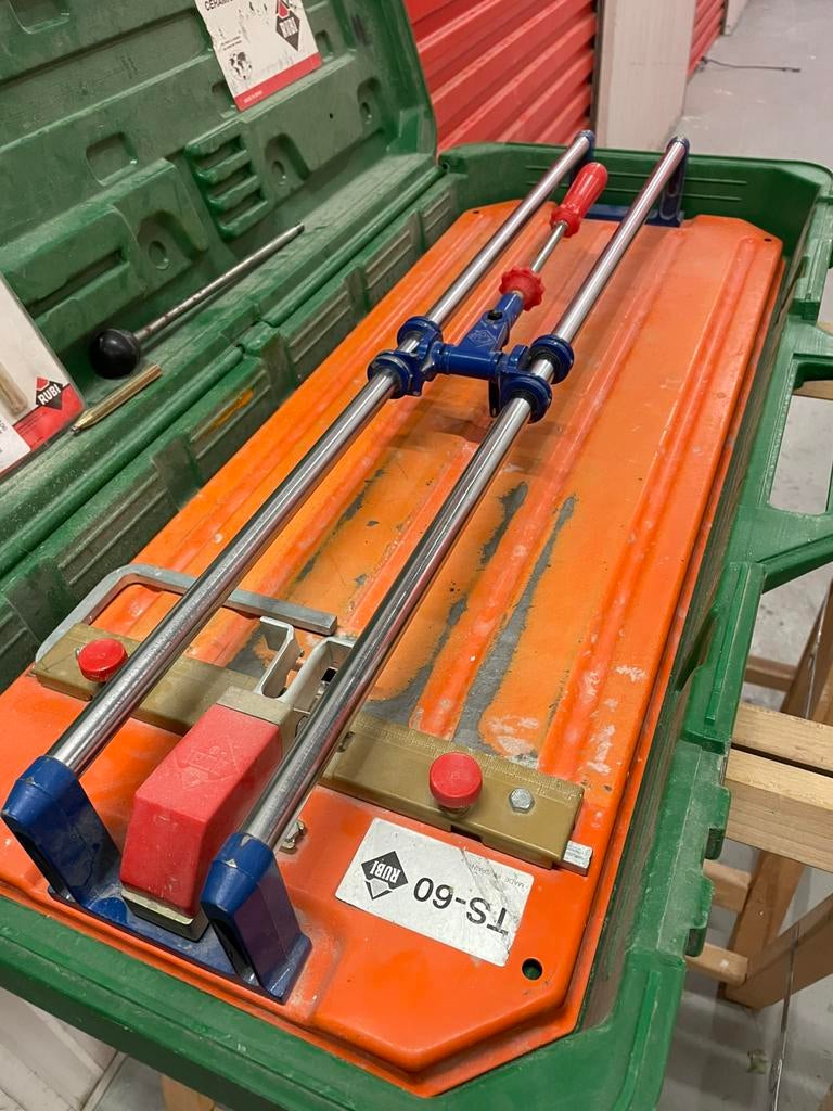 Rubi ts 60 tegelsnijder, Doe-het-zelf en Verbouw, Tegels, Ophalen, Overige materialen, 60 cm of meer, Zo goed als nieuw